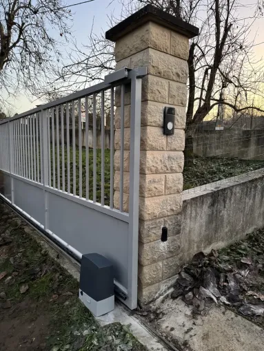 Motorisation de vos portails existants et commande via visiophone connecté Bticino, Albi, TLElec